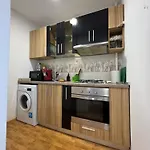 Апартаменти Titanii Park Бухарест